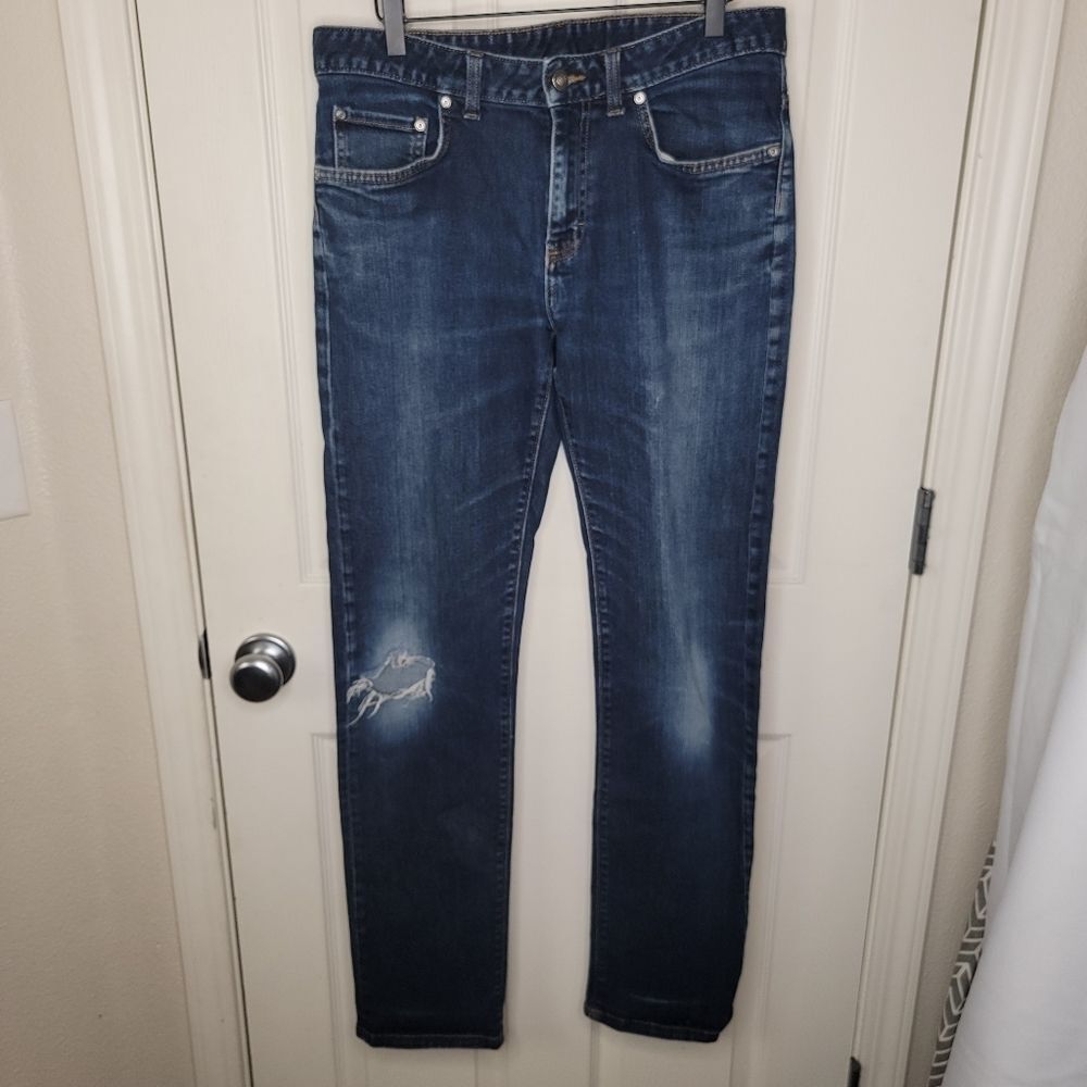 Patagonia Men's Straight leg Ripped denim jeans size 32